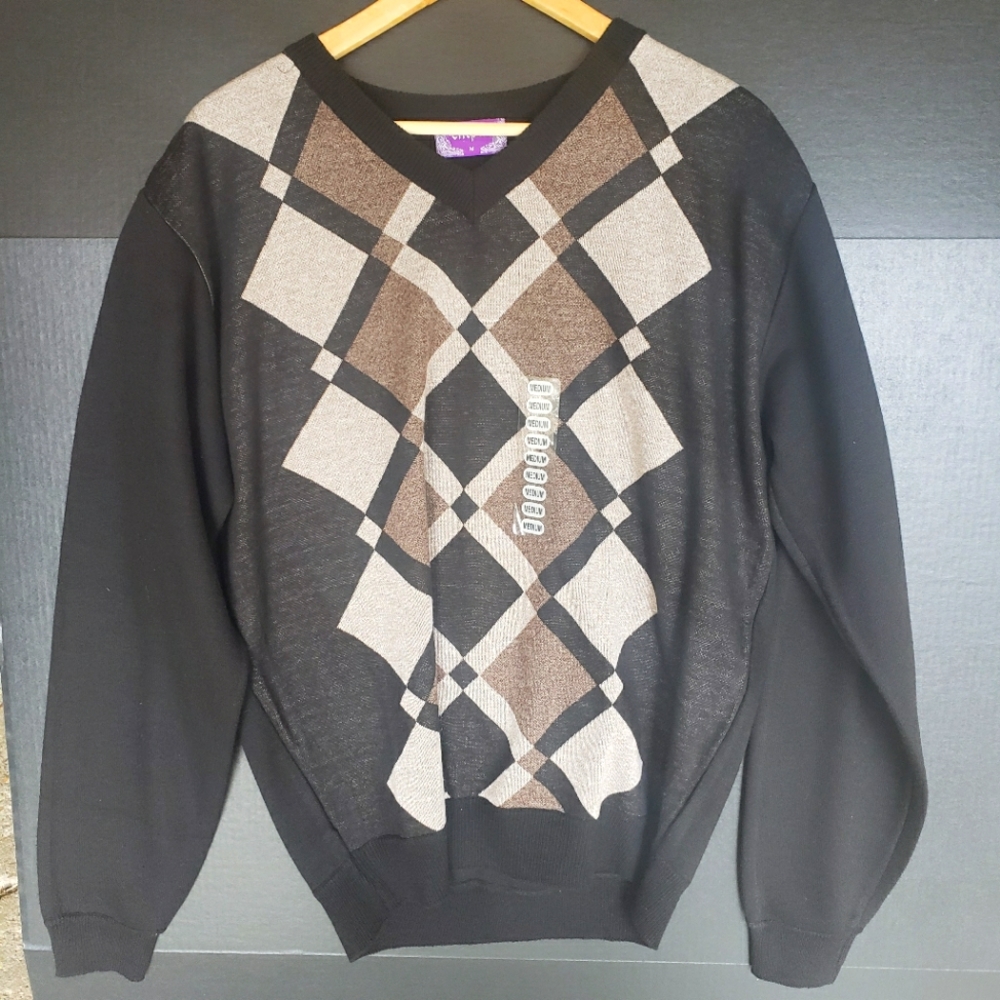 Long sleeve sweater black white and brown